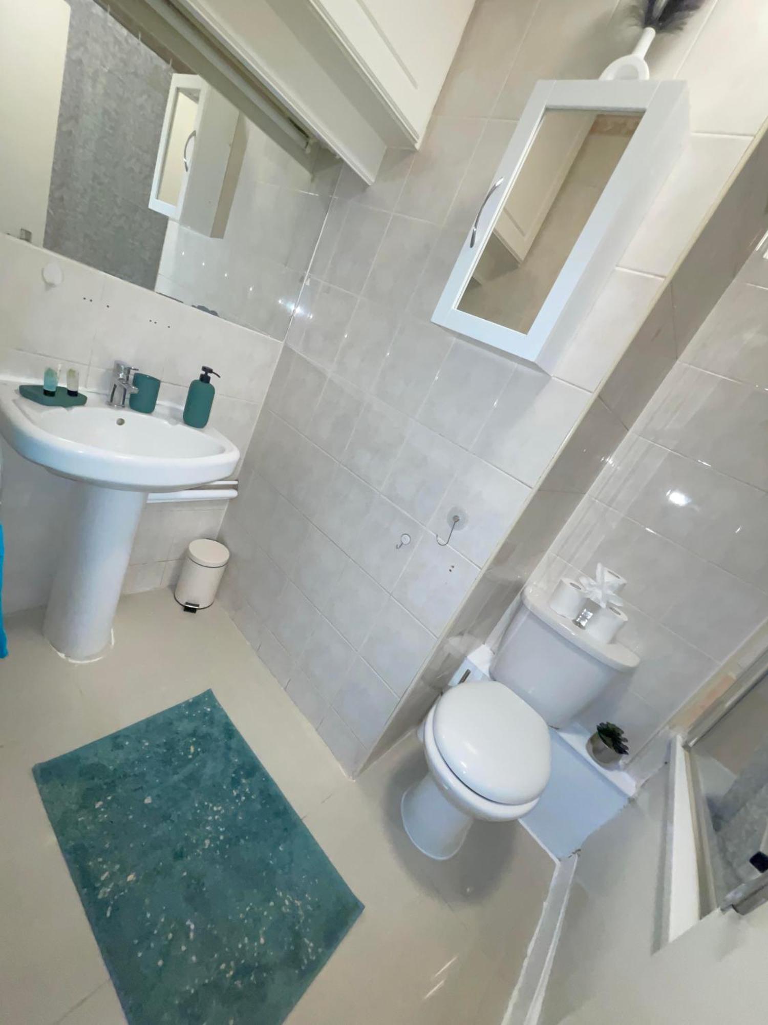 Cosy Private Two Bedroom Apartament In Kensinghton Can Fit Up To 8 Guests Londra Exterior foto
